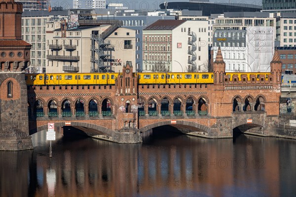 Oberbaum Bridge over the Spree, metro train BVG, Berlin Friedrichshain-Kreuzberg, Berlin, Germany, Europe, Berlin, Germany, Europe