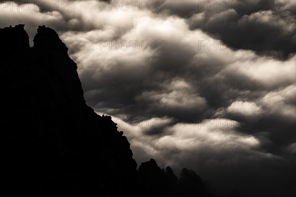 Sea of fog with rocky peaks of the Dolomites, Corvara, Dolomites, Italy, Europe