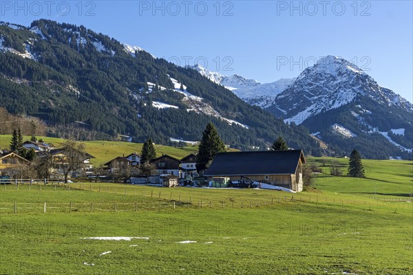 Schoellang, back right Rubihorn, Illertal, Oberallgaeu, Allgaeu, Bavaria, Germany, Europe