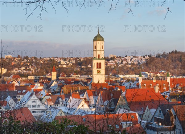 The town centre of Biberach an der Riss with Ulm Gate in the background, Biberach an der Riss, Baden-Wuerttemberg, Germany, Europe