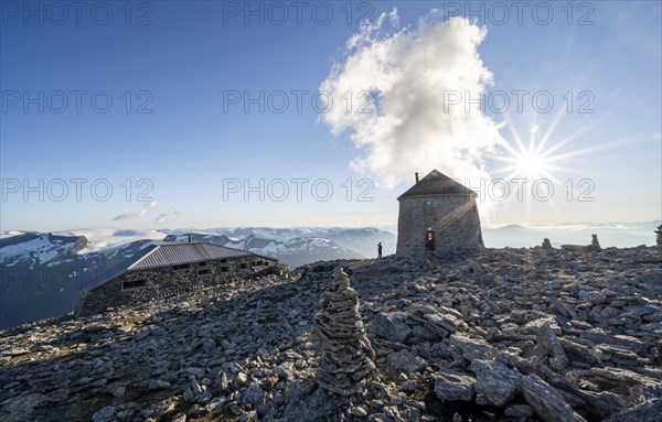 DNT's old and new mountain huts Skalatarnet, cairns at the summit of Skala, Sonnenstern, Loen, Norway, Europe