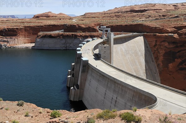 Glen Canyon Dam on Lake Powell, Colorado River, USA, North America