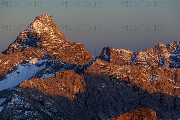 Rugged mountain peaks in the evening light, autumn, Hochvogel, Allgaeu Alps, Allgaeu, Germany, Europe