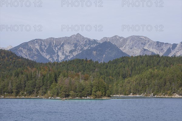 Eibsee lake with Ammergau Alps, Grainau, Werdenfelser Land, Upper Bavaria, Bavaria, Germany, Europe