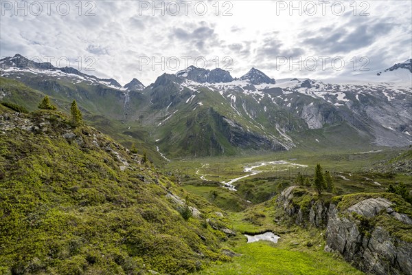 Picturesque mountain landscape, mountain summit with snow and glacier Schwarzensteinkees, summit Grosser Moerchner, valley Zemmgrund with Zemmbach, Berliner Hoehenweg, Zillertal Alps, Tyrol, Austria, Europe