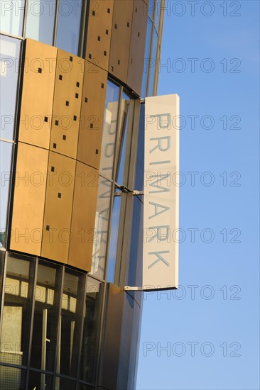Primark, clothing shop, discounter, facade with sign and logo, Wuppertal, North Rhine-Westphalia, Germany, Europe