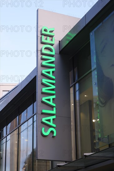 Salamander, shoe shop, facade with sign and logo, Wuppertal, North Rhine-Westphalia, Germany, Europe