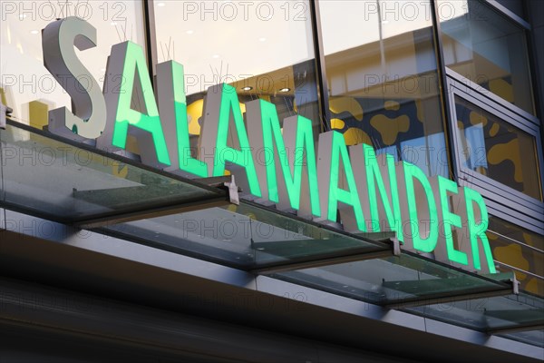 Salamander, shoe shop, facade with sign and logo, Wuppertal, North Rhine-Westphalia, Germany, Europe