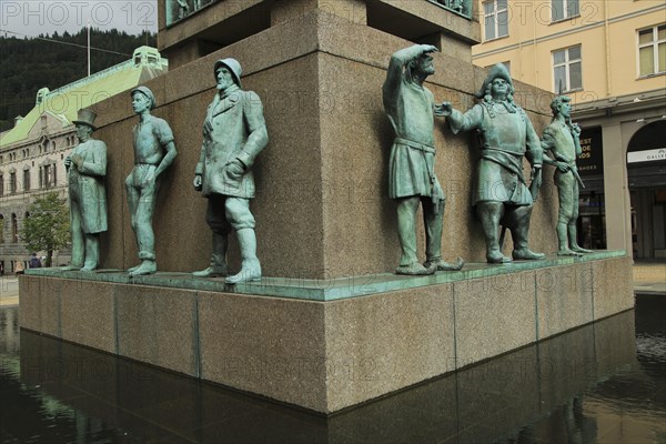 Sjomannsmonumentet, Seaman's Monument, by Dyre Vaa 1950, Torgallmenningen, Bergen, Norway, Europe