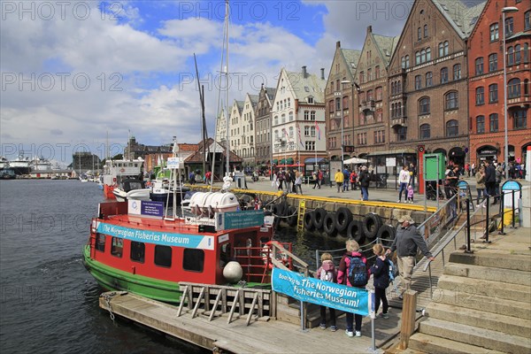 Waterside buildings and boats city centre, Vagen harbour, Bryggen area, Bergen, Norway, Europe