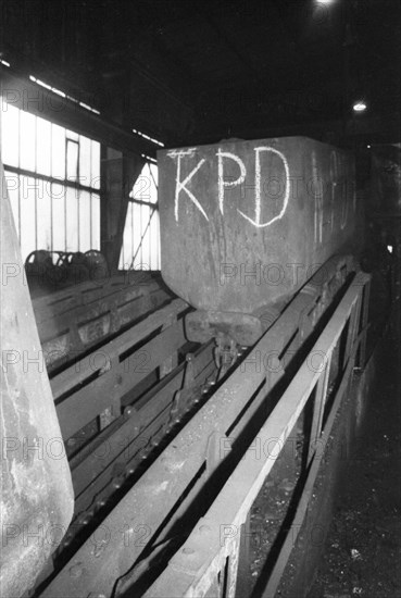 DEU, Germany, Dortmund: Personalities from politics, business and culture from the years 1965-71. Mining. Underground. Miners ca. 1965.political slogan, Europe