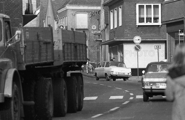 DEU, Germany, Dortmund: Personalities from politics, business and culture from the years 1965-71. Schermbeck. It was not only businesses and residents who were annoyed by the lorry and car traffic on the B 58 through their town in 1965. The massive nuisance triggered protests, especially because of the bottlenecks, Europe