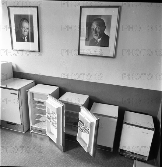 DEU, Germany, Dortmund: Personalities from politics, economy and culture from the years 1965-71. Manufacture of refrigerators Alaskaa 1965.company bankruptcy.Ludwig Erhard and Konrad Adenauer, Europe