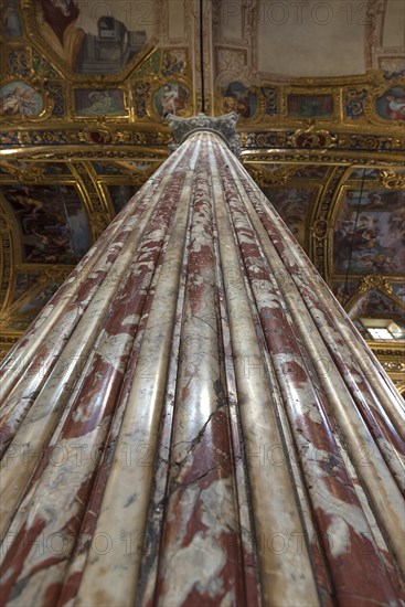 Supporting column in the Basilica della Santissima Annunziata del Vastato, consecrated in 1520, Piazza della Nunziata, 4, Genoa, Italy, Europe