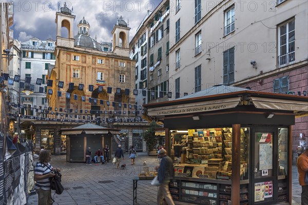 Square with the church of San Pietro ion Banchi, consecrated in 1585, Piazza Banchi Genoa, Italy, Europe