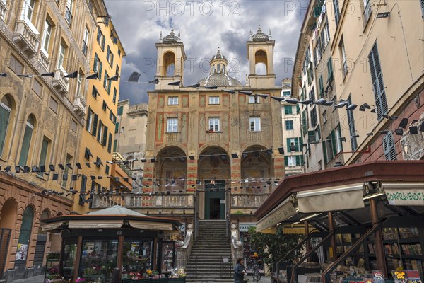 Square with the church of San Pietro ion Banchi, consecrated in 1585, Piazza Banchi Genoa, Italy, Europe