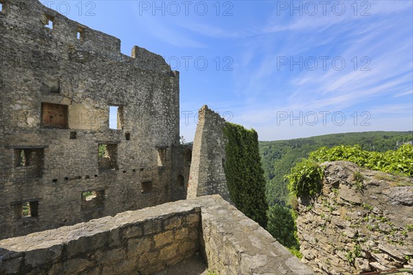 Ruin Reussenstein, ruin of a rock castle above Neidlingen, rock above the Neidlingen valley, ministerial castle of the Teck lordship, wall, stones, historical building, Neidlingen, Swabian Alb, Baden-Wuerttemberg, Germany, Europe