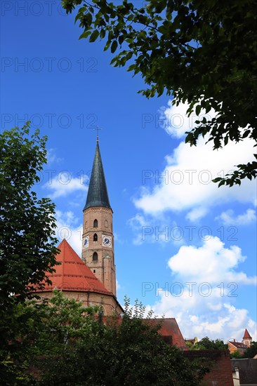 The historic old town of Dingolfing with a view of the parish church of St John. Dingolfing, Lower Bavaria, Bavaria, Germany, Europe