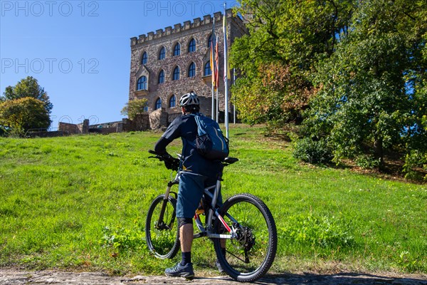 Mountain bikers at Hambach Castle
