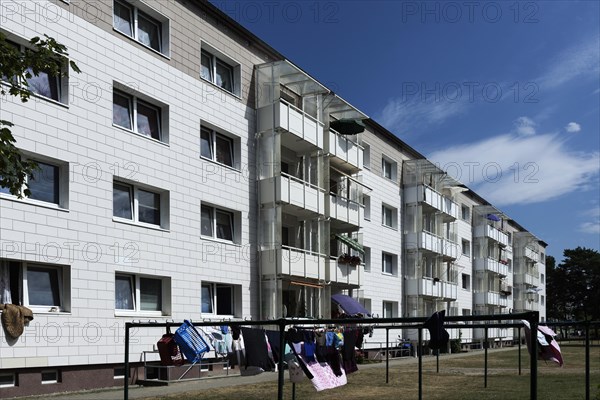Apartment block with balcony, living, renting, rental block, rental flats, real estate, facade, building, social housing, housing construction, apartment building, architecture, Germany, Europe