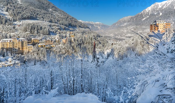 Snow-covered winter panorama of the village and valley, Bad Gastein, Gastein Valley, Hohe Tauern National Park, Salzburg Province, Austria, Europe