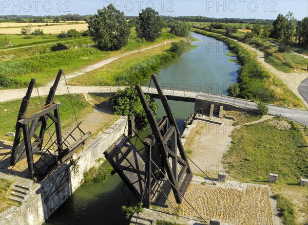 Drawbridge of the Montcalde Scheuse, Van Gogh Bridge, near Arles, Bouches-du-Rhone, Provence, France, Europe