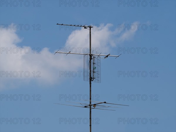 Terrestrial tv antenna