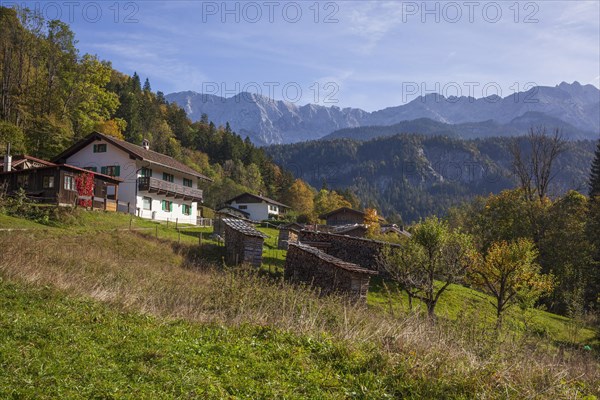 Graseck Alm with huts, Dreitorspitze and Wetterstein mountains, Garmisch-Partenkirchen, Werdenfelser Land, Upper Bavaria, Bavaria, Germany, Europe