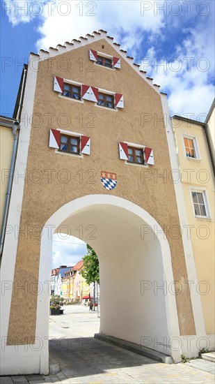 The historic old town centre of Dingolfing with a view of the Wollertor. Dingolfing, Lower Bavaria, Bavaria, Germany, Europe