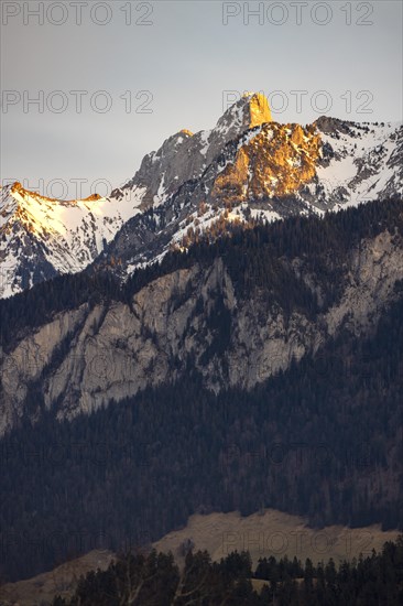 Gummfluh and Col de la Videman, dusk, Rossiniere, Vaud, Switzerland, Europe