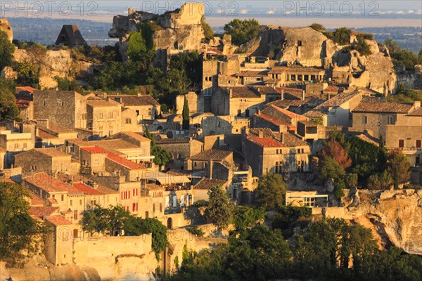 Les Baux-de-Provence in the evening sun, Alpilles, Bouches-du-Rhone, Provence, France, Europe