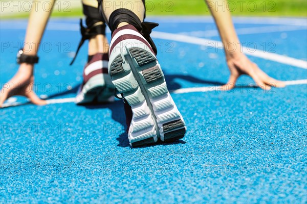 Close-up of an athlete in front of the start of a race (symbolic image)