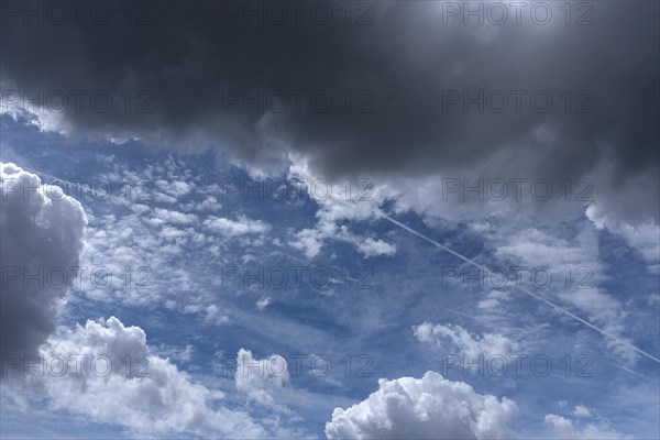 Gathering rain clouds (Nimbostratus), Bavaria, Germany, Europe
