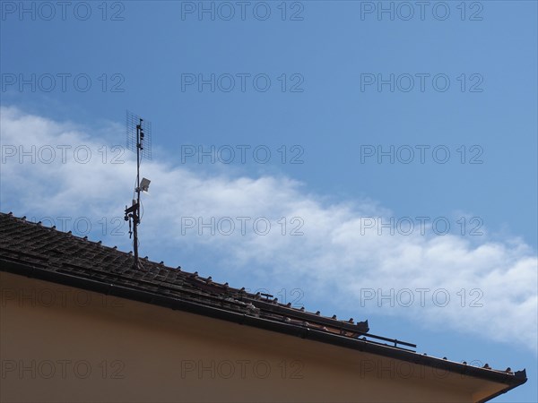 Terrestrial tv antenna