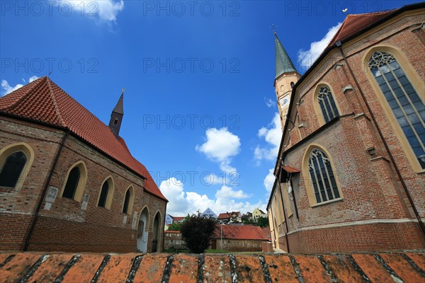 The historic old town of Dingolfing with a view of the parish church of St John. Dingolfing, Lower Bavaria, Bavaria, Germany, Europe