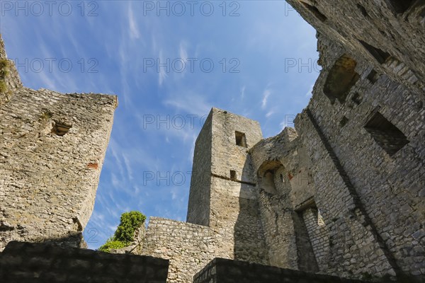 Ruin Reussenstein, ruin of a rock castle above Neidlingen, rock above the Neidlingen valley, ministerial castle of the Teck lordship, wall, stones, historical building, Neidlingen, Swabian Alb, Baden-Wuerttemberg, Germany, Europe