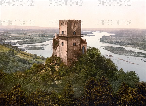 Greifenstein Castle is situated on the Danube above the eponymous district of Greifenstein in the municipality of Sankt Andrae-Woerdern in Lower Austria, north-west of Vienna, Austria, around 1890, Historical, digitally restored reproduction from a 19th century original Greifenstein Castle is situated on the Danube above the eponymous district of Greifenstein in the municipality of Sankt Andrae-Woerdern in Lower Austria, north-west of Vienna, Austria, around 1890, Historical, digitally restored reproduction from a 19th century original, Europe