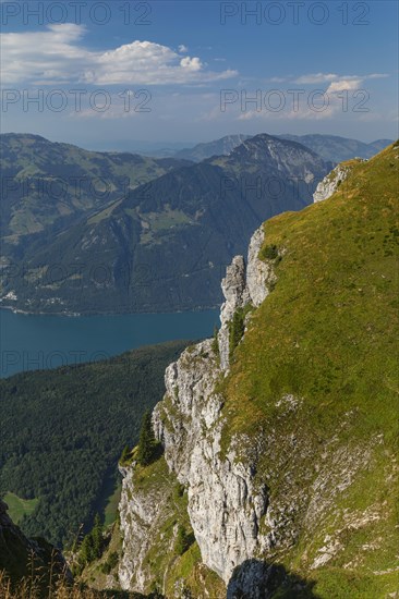 View from Niederbauen Kulm (1923m), Lake Lucerne, Canton Uri, Switzerland, Lake Lucerne, Uri, Switzerland, Europe