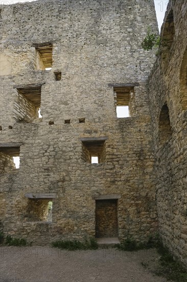 Ruin Reussenstein, ruin of a rock castle above Neidlingen, rock above the Neidlingen valley, ministerial castle of the Teck lordship, wall, stones, historical building, Neidlingen, Swabian Alb, Baden-Wuerttemberg, Germany, Europe