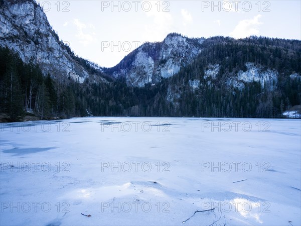 Winter atmosphere, frozen Gleinkersee, Spital am Pyhrn, Totes Gebirge, Pyhrn-tidal creek region, Pyhrn-Eisenwurzen, Traunviertel, Upper Austria, Austria, Europe
