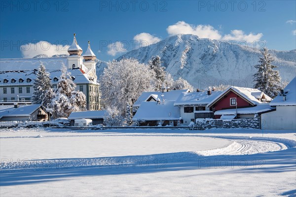 Winter landscape with Schlehdorf Monastery in front of the Jochberg 1567m, Schlehdorf, Lake Kochel, The Blue Country, Bavarian Alps, Upper Bavaria, Bavaria, Germany, Europe