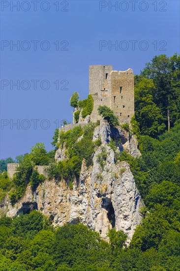 Ruin Reussenstein, ruin of a rock castle above Neidlingen, rock above the Neidlingen valley, ministerial castle of the Teck dominion, historical building, Neidlingen, Swabian Alb, Baden-Wuerttemberg, Germany, Europe