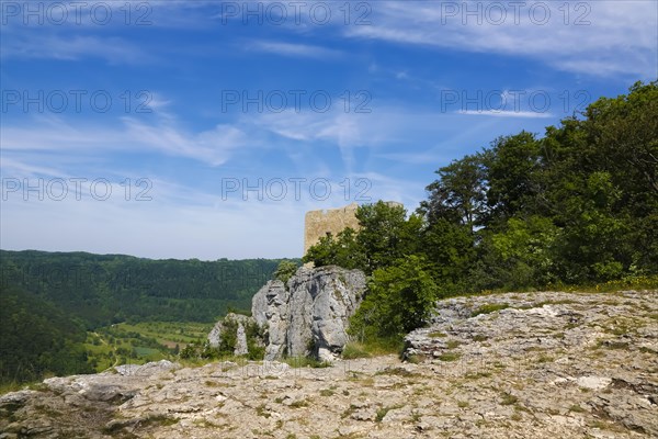 Ruin Reussenstein, ruin of a rock castle above Neidlingen, rock above the Neidlingen valley, ministerial castle of the Teck dominion, Neidlingen, Swabian Alb, Baden-Wuerttemberg, Germany, Europe