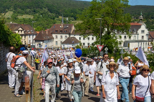 Neustadt an der Weinstrasse, 28 May 2023: Neustadt entrepreneur Dr Wolfgang Kochanek called for the Hambach Festival. The parade from the festival site to Hambach Castle was held under the motto For democracy and freedom of opinion . The supply of weapons to Ukraine was also widely denounced. Many thousands of participants responded to the call
