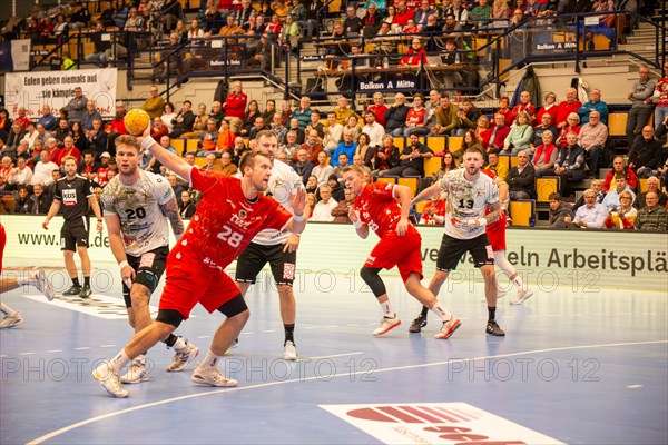 Match scene Eulen Ludwigshafen against HC Elbflorenz 2006 (2. Handballbundesliga, final score 31:29)