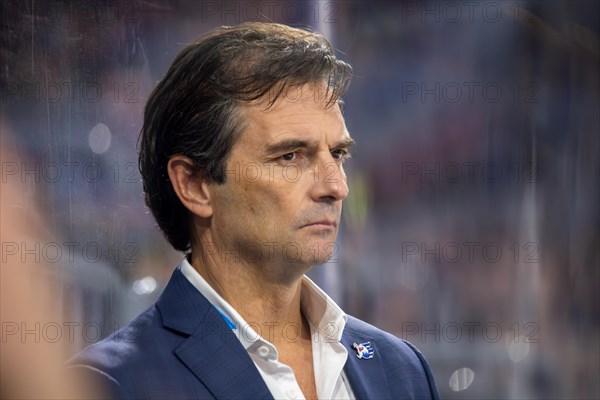 Coach Dallas Eakins (Adler Mannheim) on match day 41 of the 2023/2024 DEL (German Ice Hockey League) season during the game against Iserlohn Roosters
