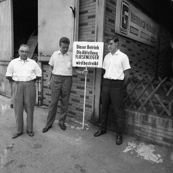 DEU, Germany, Dortmund: Personalities from politics, business and culture from the years 1965-71. Dortmund. Handicraft. Tiler strike 1965, Europe