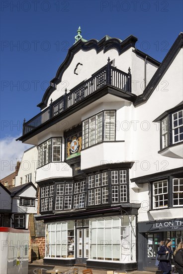 Mol's coffee house building, Tudor architecture 1596, Cathedral Close, Exeter, Devon, England, UK