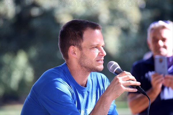 Mannheim: Lawyer Markus Haintz speaks at a vigil against the federal government's coronavirus measures. The rally was organised by the group Querdenken 621