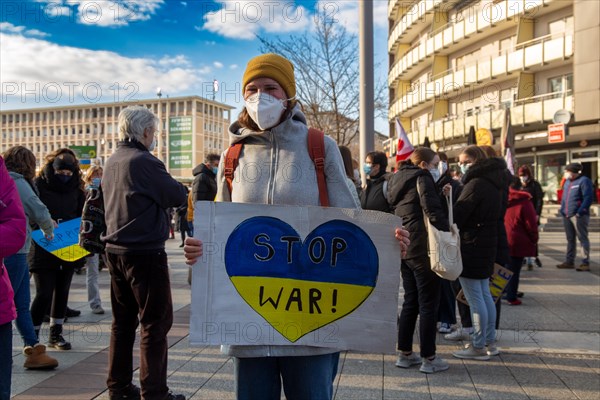 Peace demonstration against the war in Ukraine in the cities of Ludwigshafen and Mannheim with a joint closing rally in the courtyard of honour at Mannheim Palace